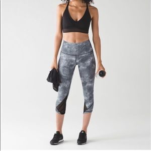 Lululemon Essential Rhythm Crop